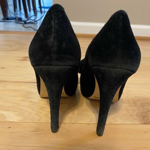 BCBGeneration Persia Bow Suede Pump size 6.5 - Picture 11 of 11